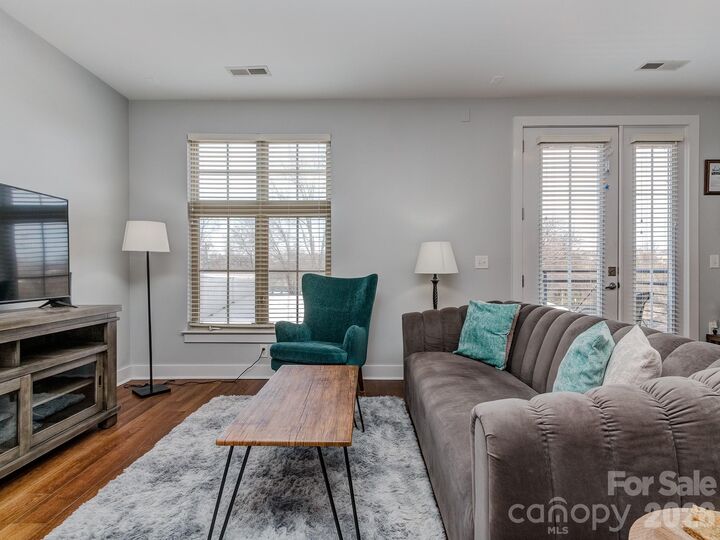 Property Photo:  1101 W 1st Street 211  NC 28202 