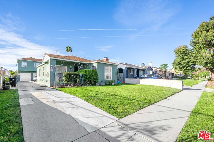 Property Photo:  1834 W 87th St  CA 90047 