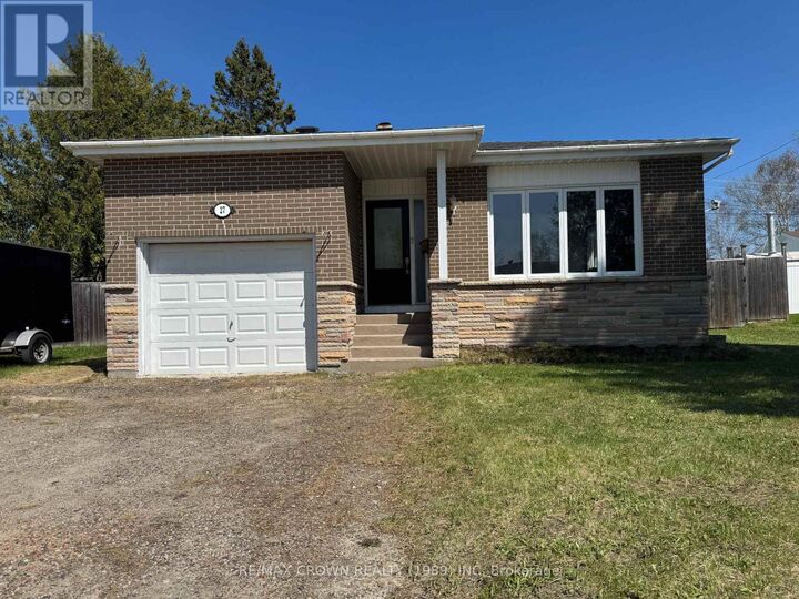 Property Photo: 27 Ottawa Street ON P5N 1Y6
