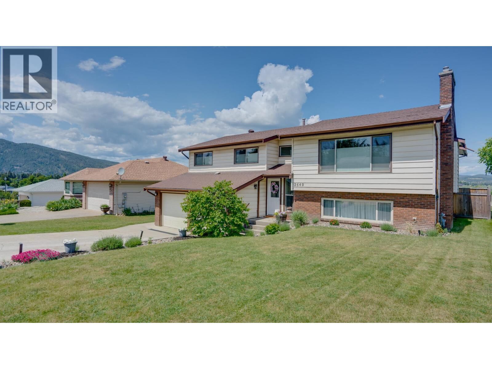 Property Photo:  2640 Catherine Crescent  BC V4Y 0B3 