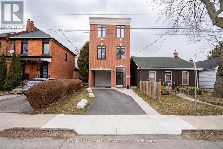 Property Photo:  53 Wood Street East  ON L8L 3Y2 