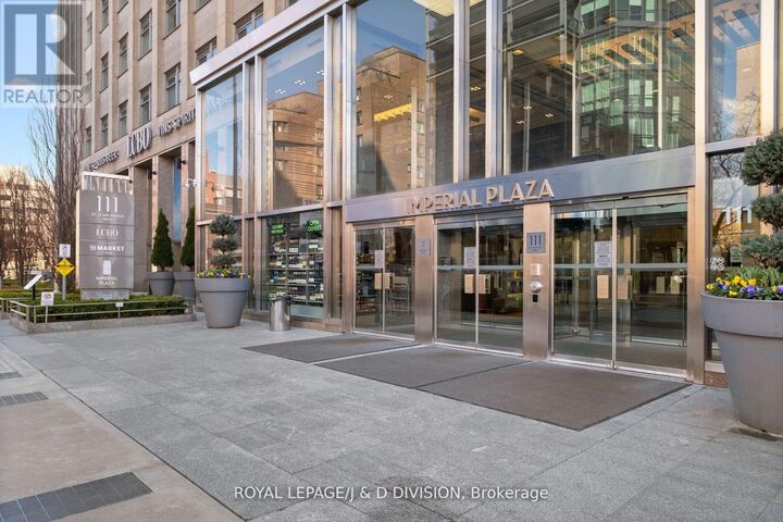 Property Photo: 111 St Clair Avenue West 1408 ON M4V 1N5