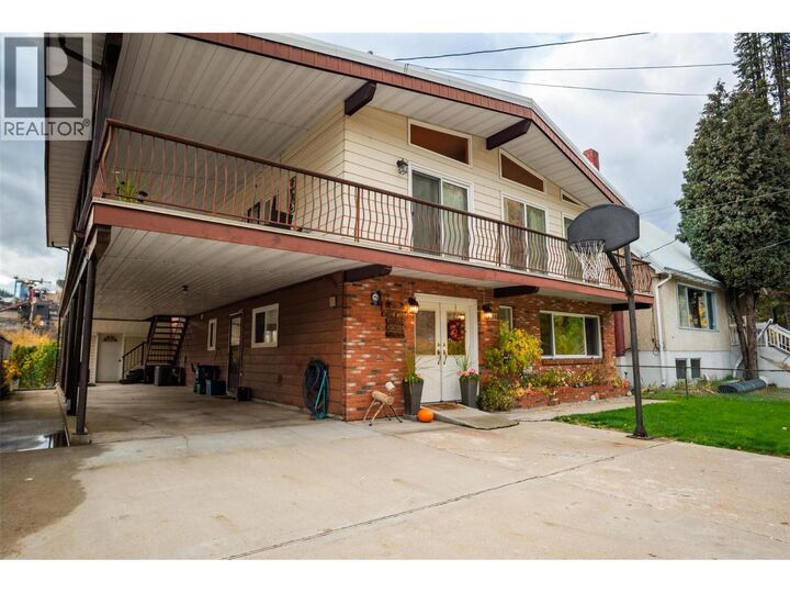 Property Photo: 1224 Third Avenue BC V1R 1P2