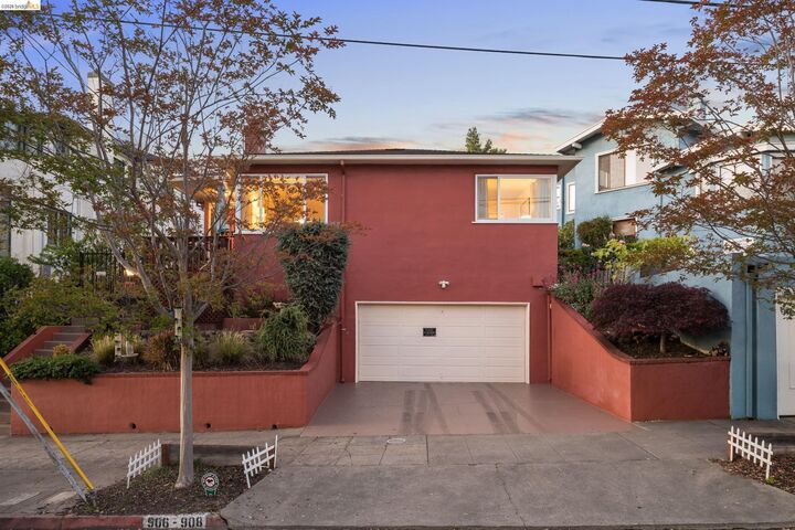 Property Photo:  908 Prospect Ave  CA 94610 