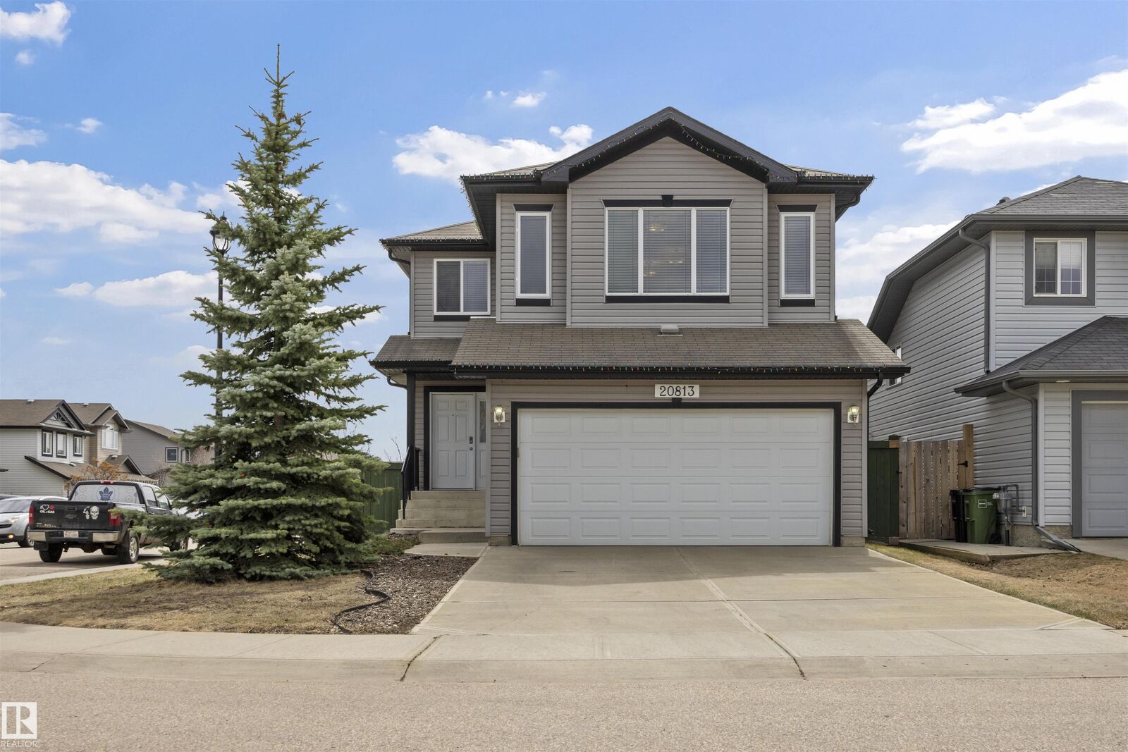 Property Photo: 20813 96A Avenue NW AB T5T 4E7