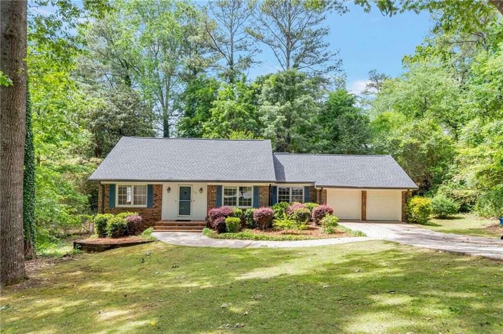 Property Photo: 180 Dublin Court SW GA 30126