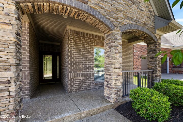 Property Photo: 9328 Cross Meadows Cir KY 40291