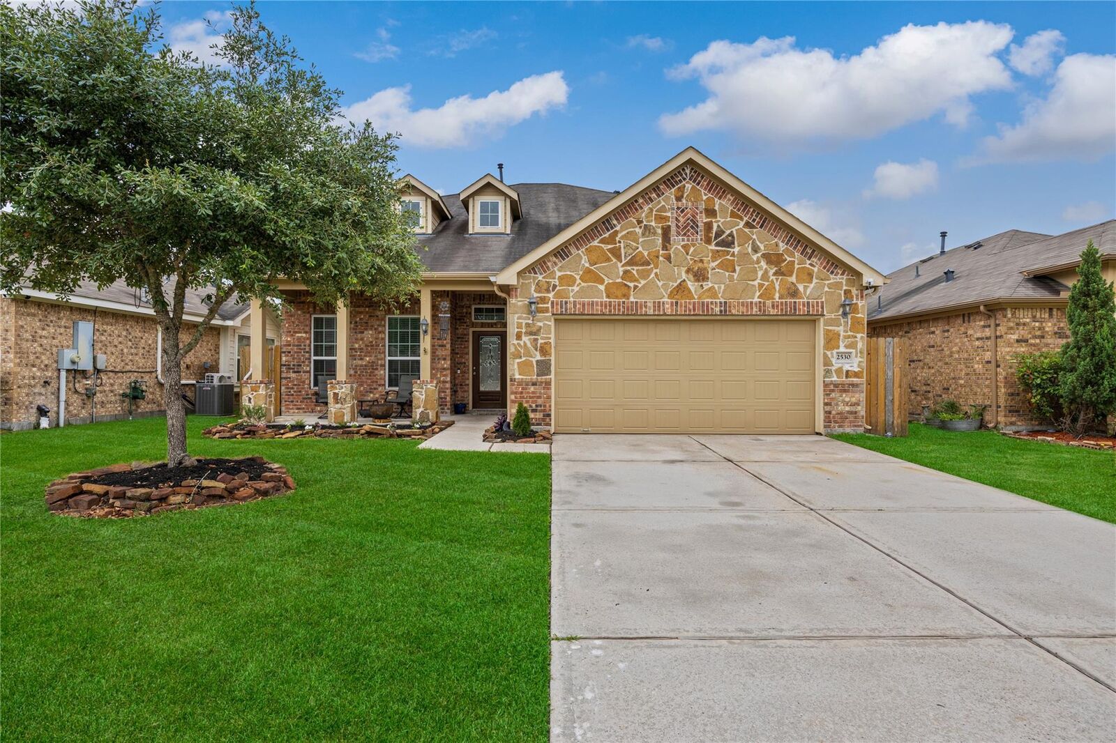 Property Photo:  2530 Wood Park Boulevard  TX 77304 