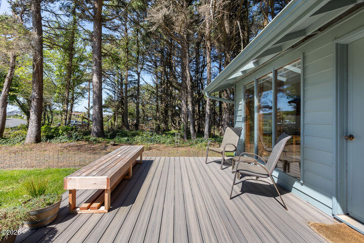 Property Photo:  162 SW 82nd Street  OR 97366 