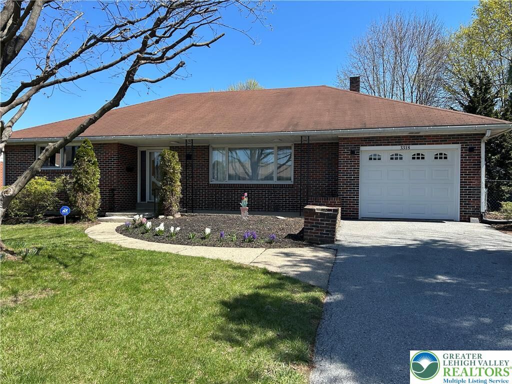 Property Photo:  3318 N 3rd Street  PA 18052 