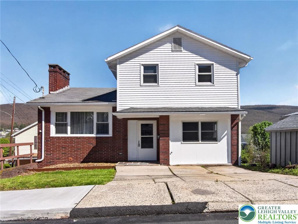 Property Photo:  2 E Center Street  PA 18240 