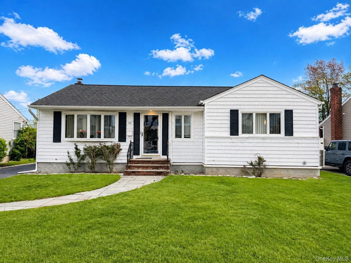 Property Photo:  49 Garden Boulevard  NY 11801 