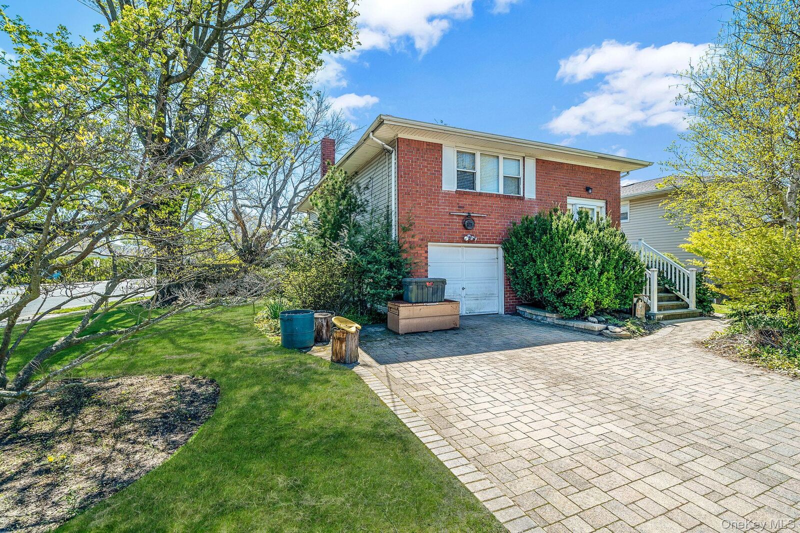 Property Photo:  202 N Hickory Street  NY 11758 