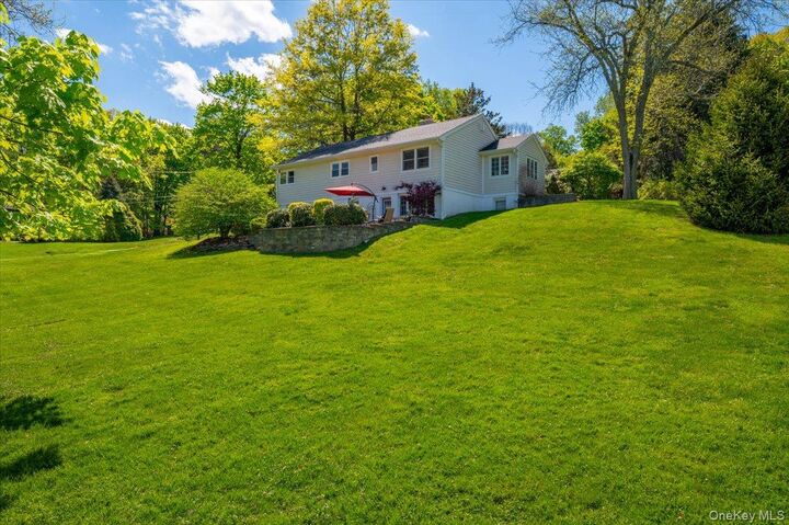 Property Photo:  102 Wydendown Road  NY 10960 