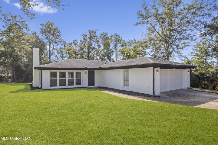 Property Photo:  682 Auahi Place  MS 39525 