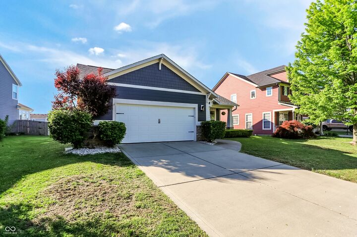 Property Photo:  1295 Old Heritage Place  IN 46143 