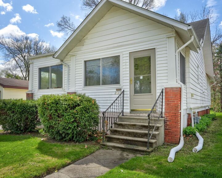 Property Photo:  2013 Cooper Avenue  MI 48602 