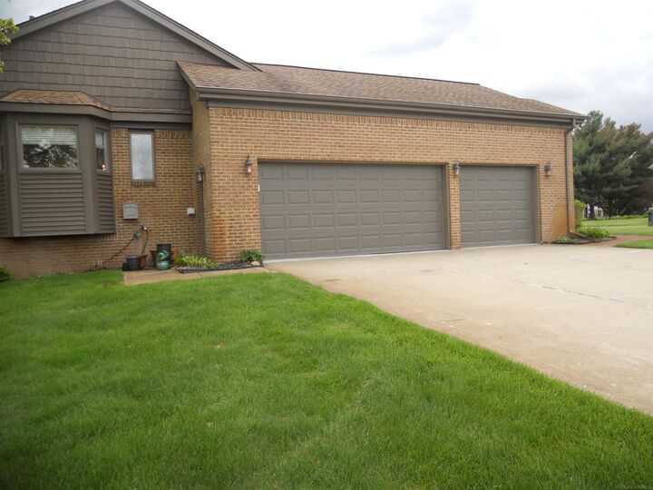 Property Photo: 10690 Oxbow Heights Drive MI 48386