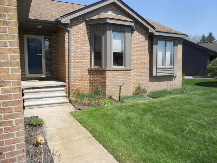 Property Photo:  10690 Oxbow Heights Drive  MI 48386 