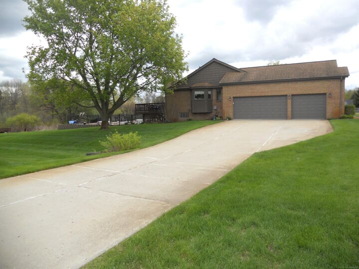 Property Photo:  10690 Oxbow Heights Drive  MI 48386 