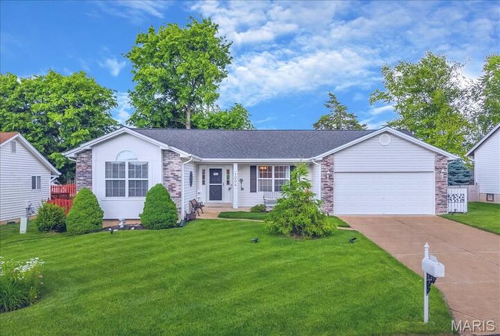 Property Photo:  1004 N Brampton Drive  MO 63304 