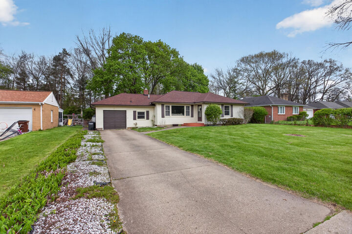 Property Photo:  1249 Levant Street  MI 49203 