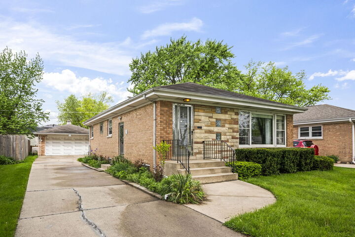 Property Photo:  8436 N Oriole Avenue  IL 60714 