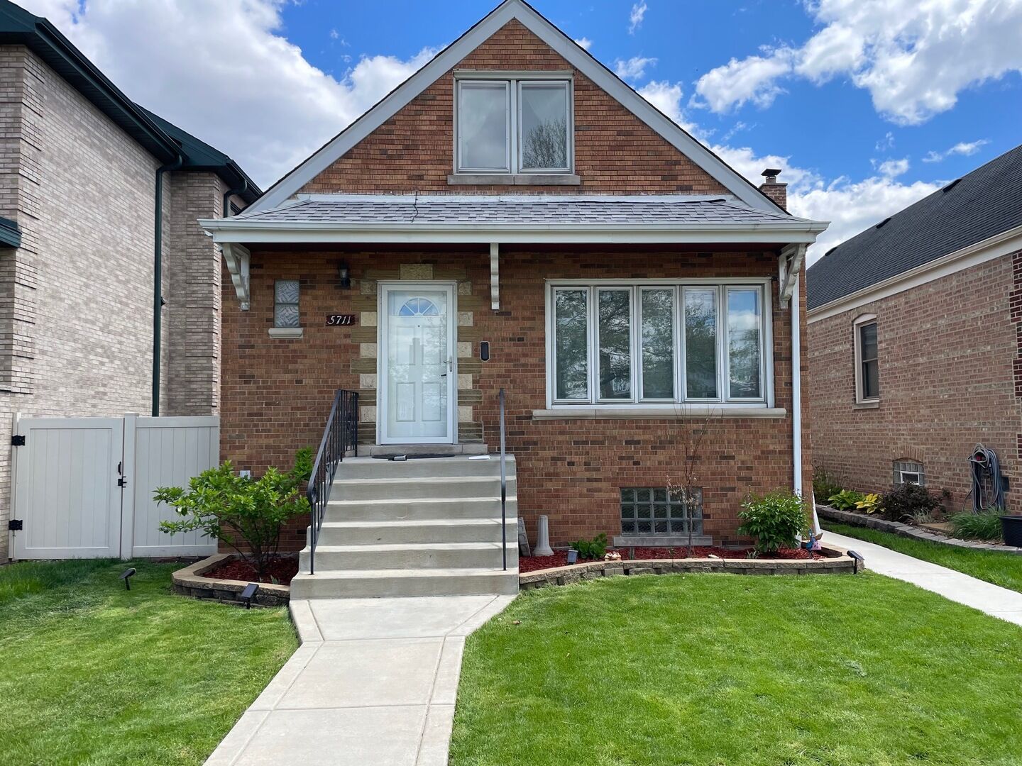 Property Photo:  5711 S Menard Avenue  IL 60638 