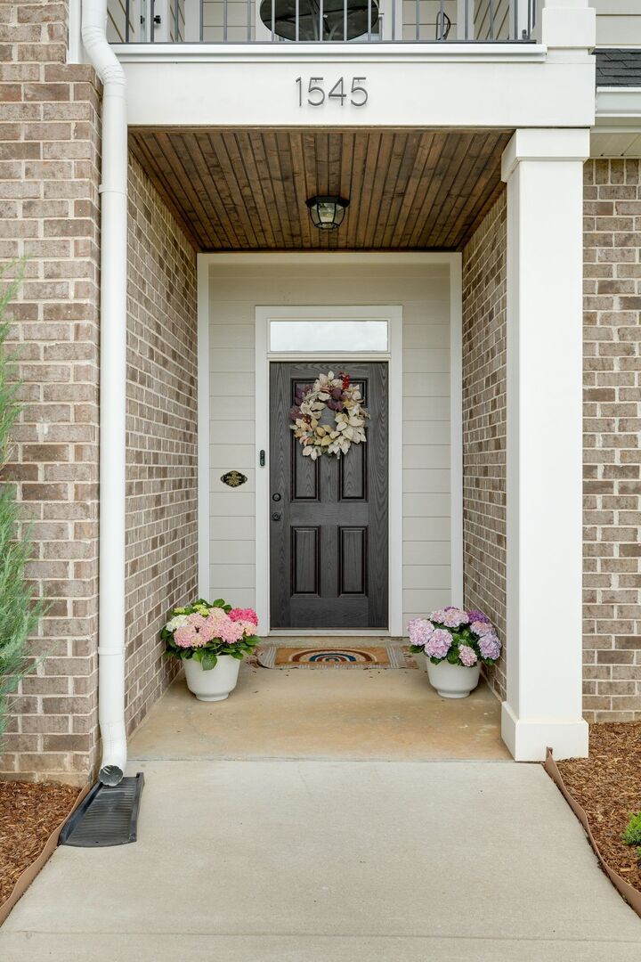 Property Photo: 1545 Shalom St TN 37128