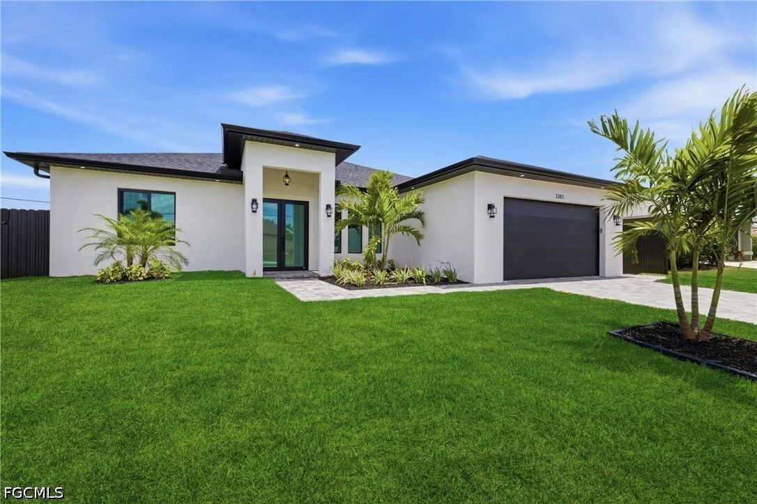 Property Photo:  3303 SW 12th Avenue  FL 33914 