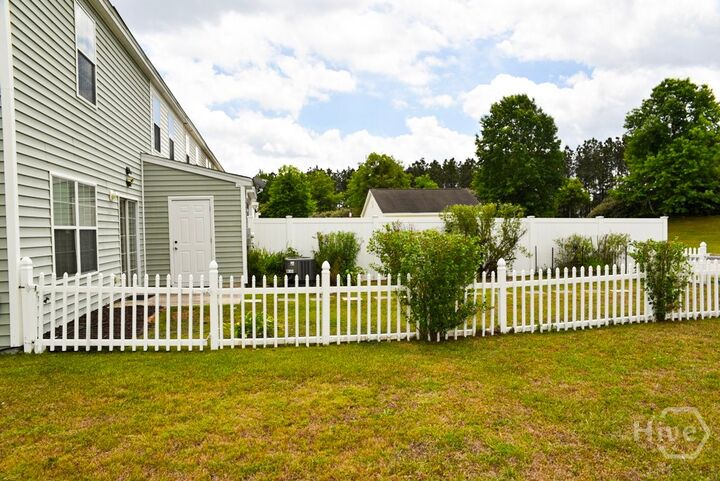 Property Photo:  79 Fairgreen Street  GA 31407 