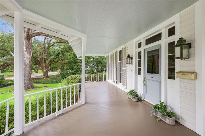 Property Photo:  605 S America Street  LA 70433 