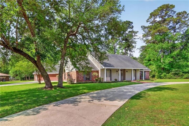 Property Photo:  401 Starling Drive  LA 70461 