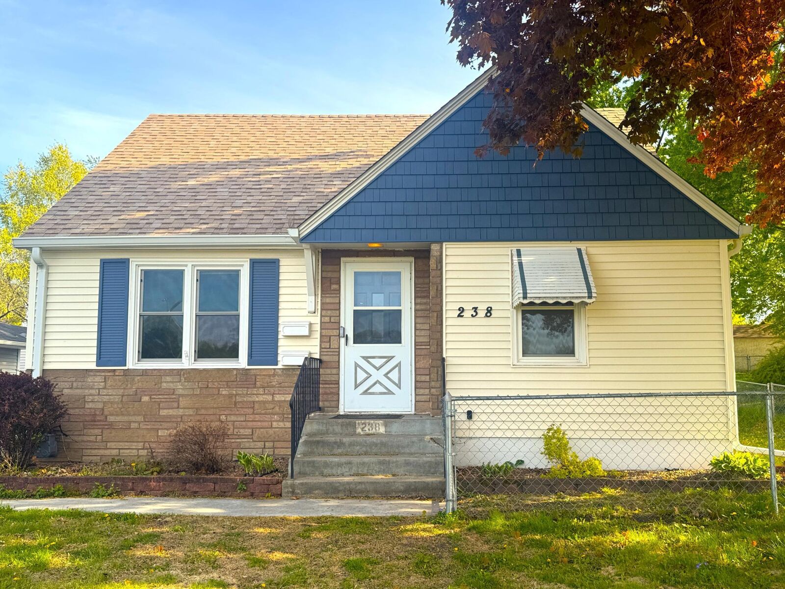 Property Photo:  238 Macarthur Street E  MN 55075 