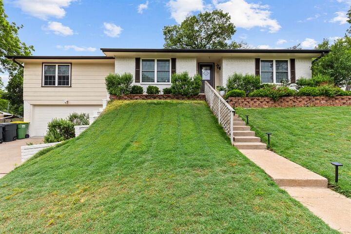 Property Photo:  420 Brookwood Drive  TX 76712 
