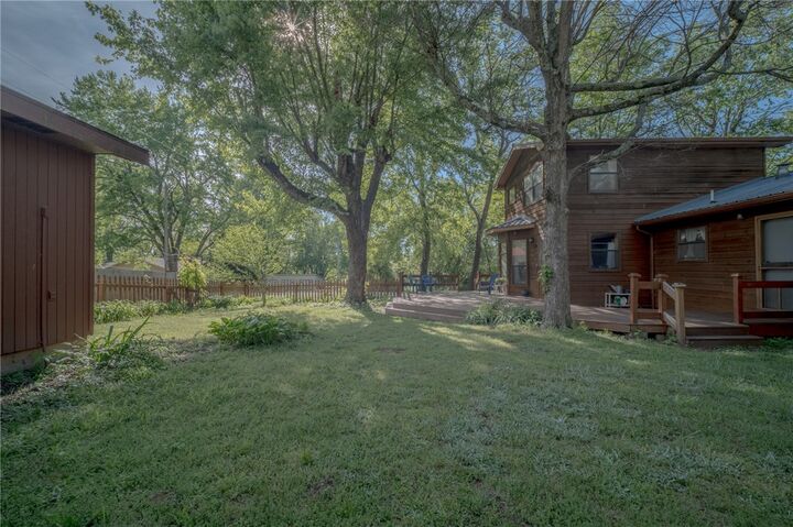 Property Photo:  304 Warren Avenue  AR 72740 