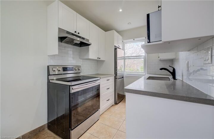 Property Photo:  137 Emerald Street S 25  ON L8N 2V4 