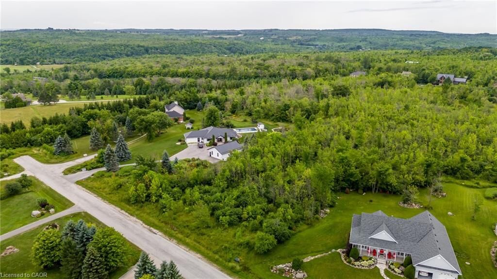 Property Photo:  106 Ridgecrest Lane  ON N4L 1W6 