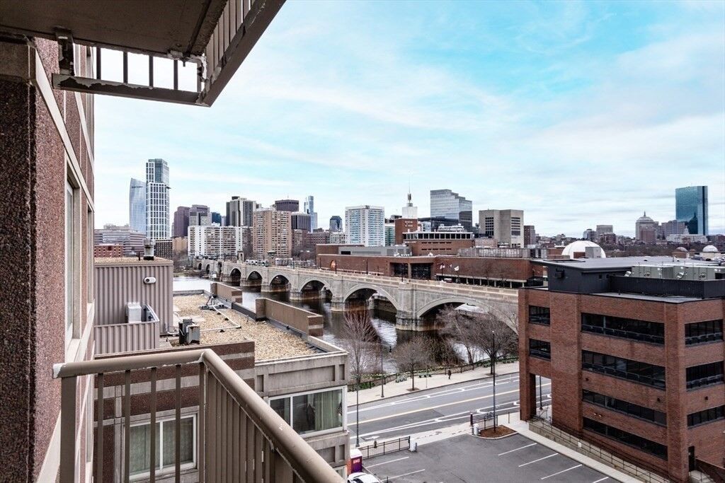 Property Photo:  8-10 Museum Way 807  MA 02141 