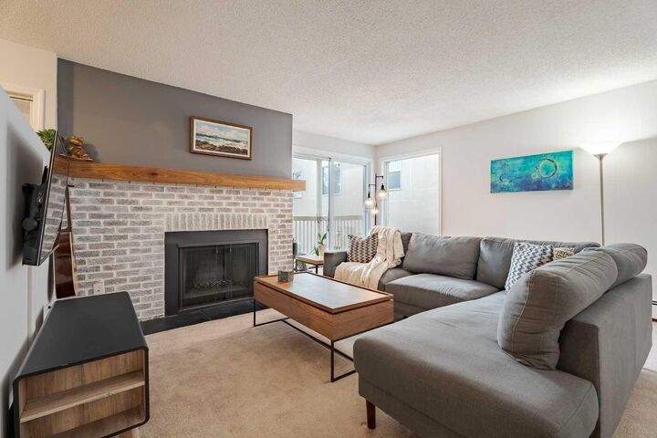 Property Photo: 3402 Parkdale Boulevard NW 7 AB T2N 3T4