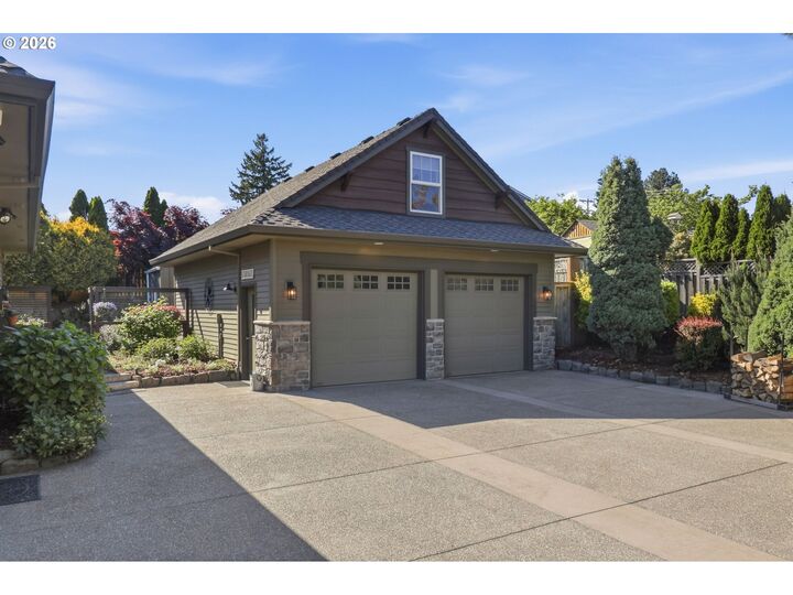 Property Photo:  4090 Ireland Ln  OR 97068 