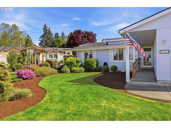 Property Photo: 4055 Royal Ave 123 OR 97402