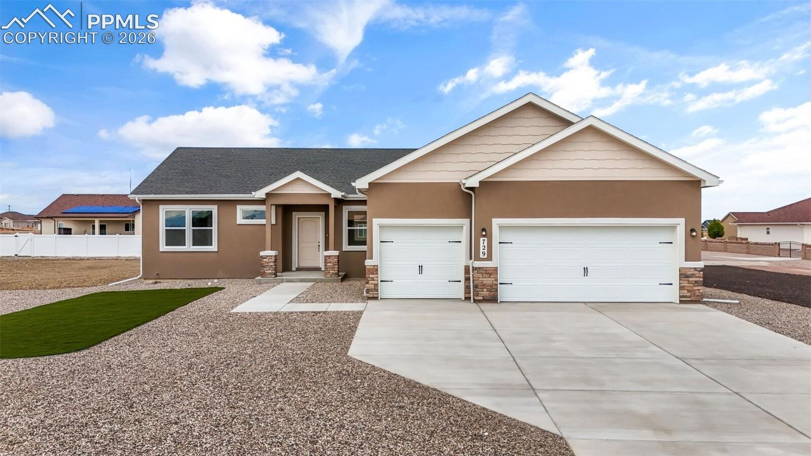 Property Photo:  729 E Campbell Lane  CO 81007 