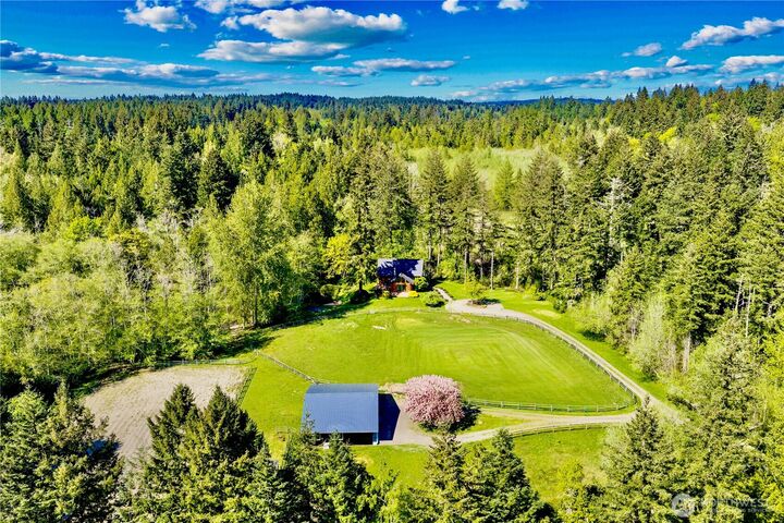 Property Photo:  7200 NE Day Road W  WA 98110 
