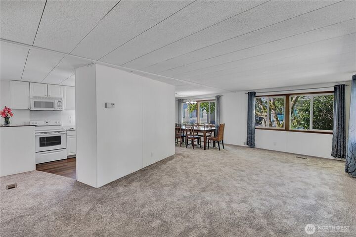 Property Photo:  18425 NE 95th Street 146  WA 98052 
