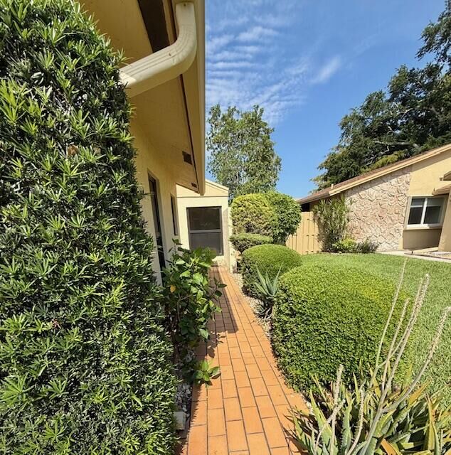 Property Photo:  786 NW 31st Avenue  FL 33445 