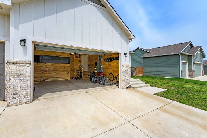 Property Photo:  5304 W 46th St S  KS 67215-5201 