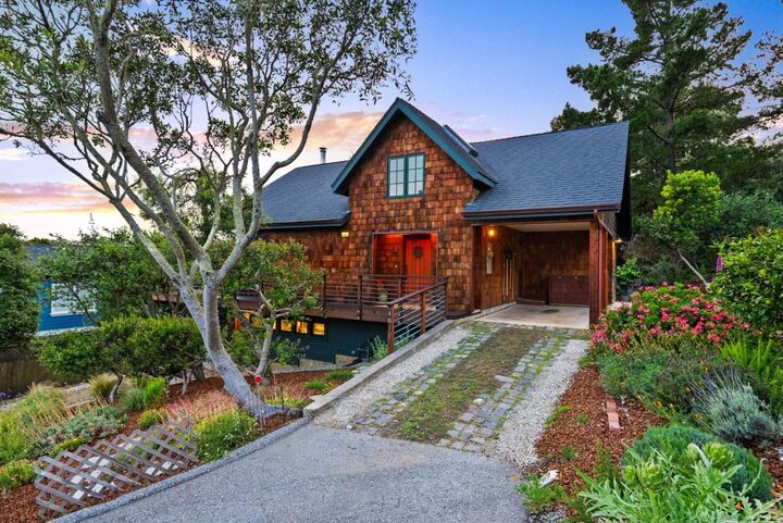 Property Photo:  401 Avenue Del Oro  CA 94018 