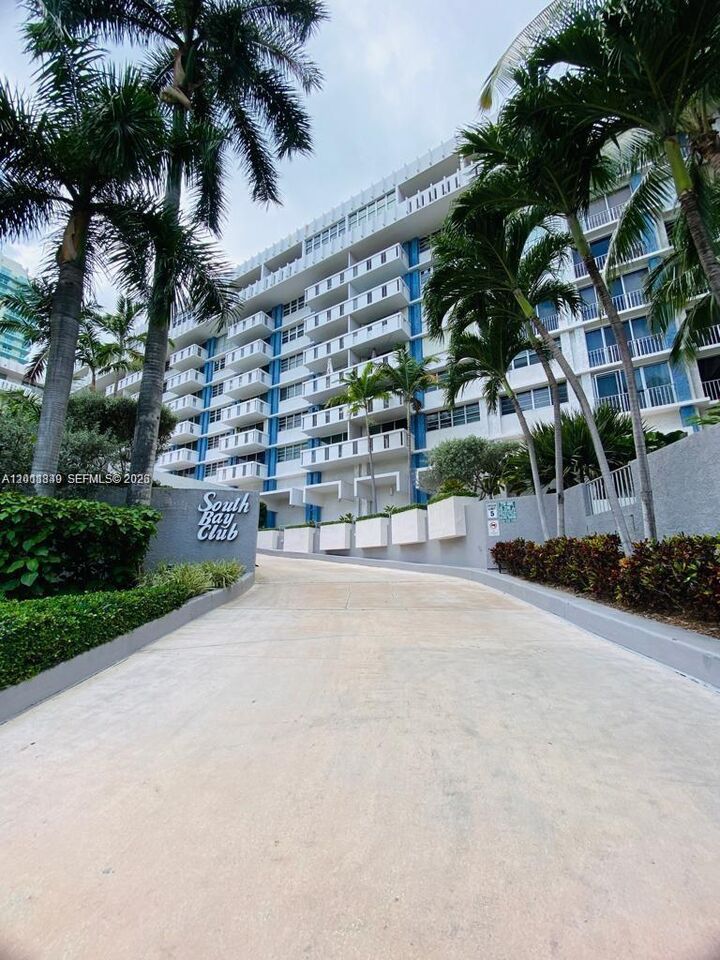 Property Photo:  800 West Ave 905  FL 33139 