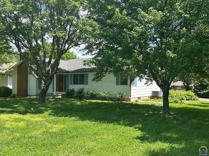 Property Photo:  2802 Prairie St  KS 66801 